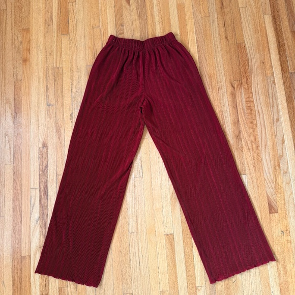 Abercrombie & Fitch Red Micro-Pleat Satin Look Wide Leg Pants - Picture 3 of 6